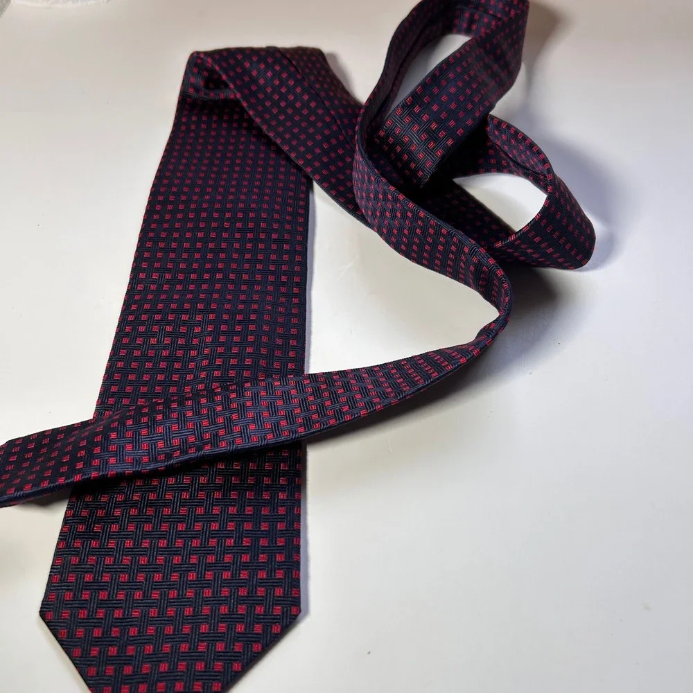Vintage Nick Hilton Mens Silk Tie Navy Red Geometric‎ Woven Italy Luxury Necktie